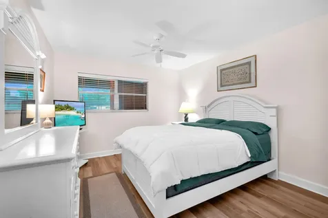 716 Saxony Place Delray Beach FL 33446