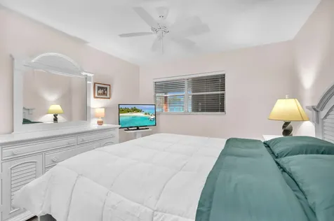 716 Saxony Place Delray Beach FL 33446