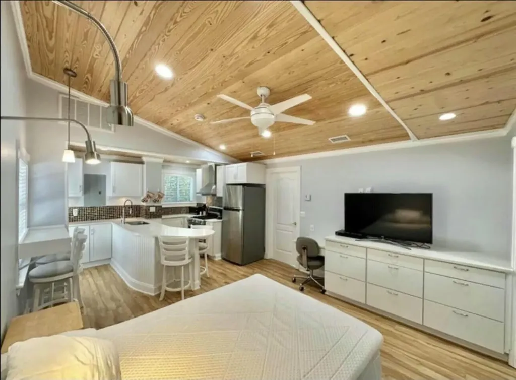 698 Forsyth Street Boca Raton FL 33487
