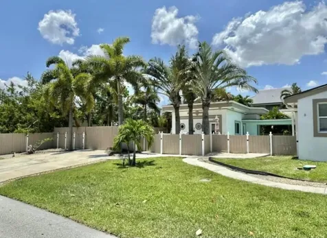 698 Forsyth Street Boca Raton FL 33487