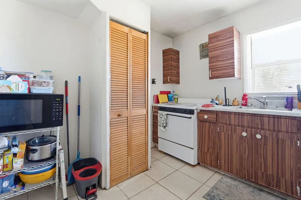 1021 14th Street West Palm Beach FL 33401
