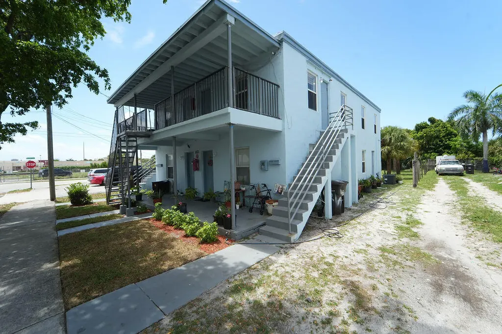 1021 14th Street West Palm Beach FL 33401