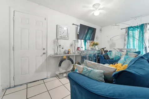 1021 14th Street West Palm Beach FL 33401