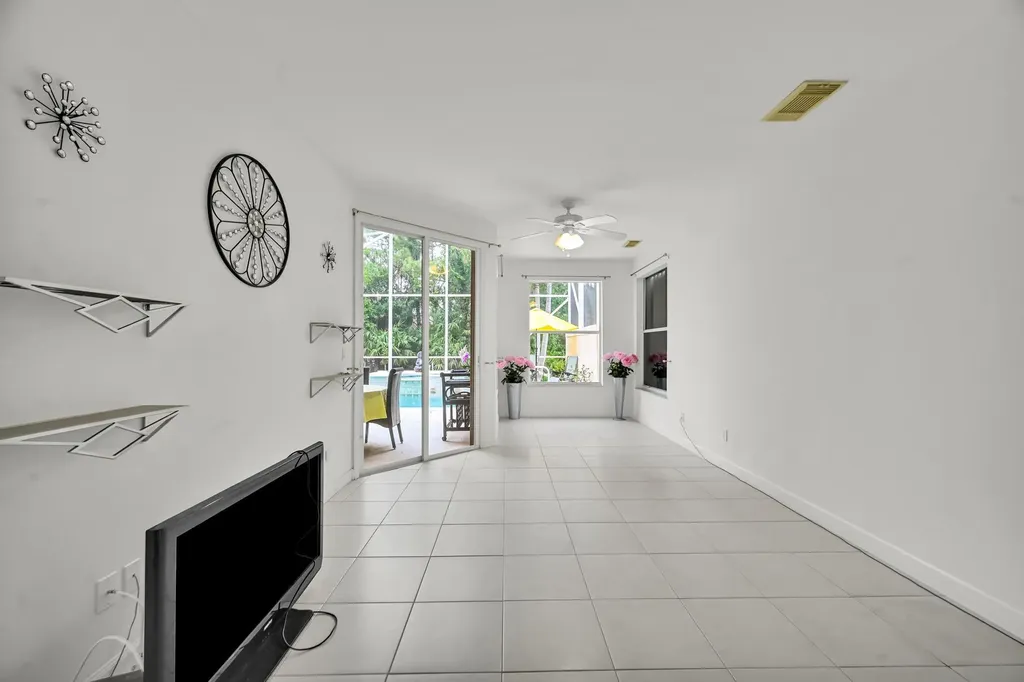 657 SW Munjack Cove Port St Lucie FL 34986