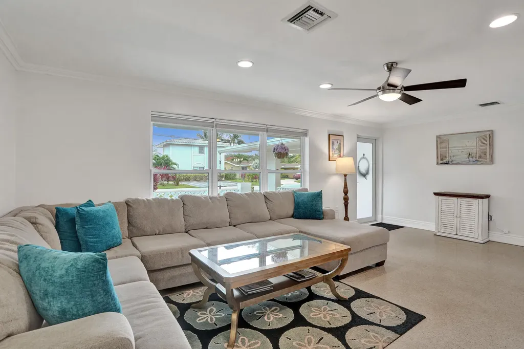 411 SW 18th Court Pompano Beach FL 33060