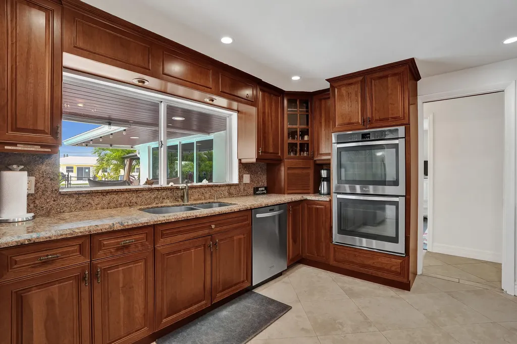 411 SW 18th Court Pompano Beach FL 33060