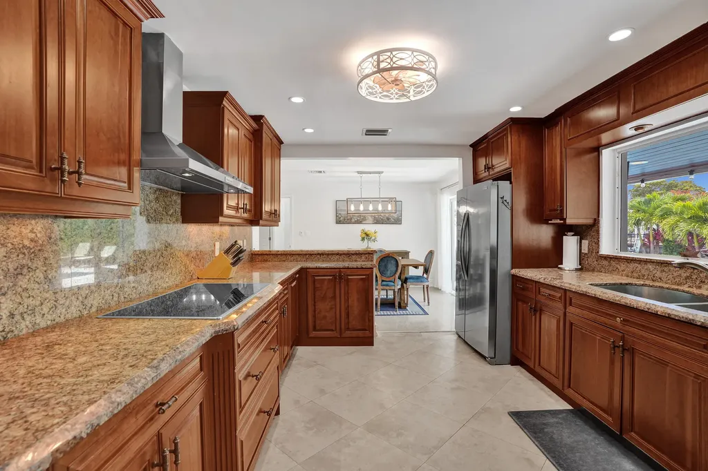 411 SW 18th Court Pompano Beach FL 33060