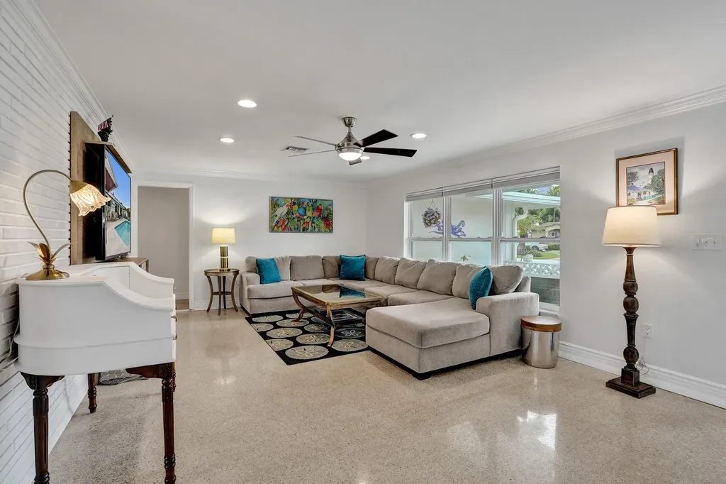 411 SW 18th Court Pompano Beach FL 33060