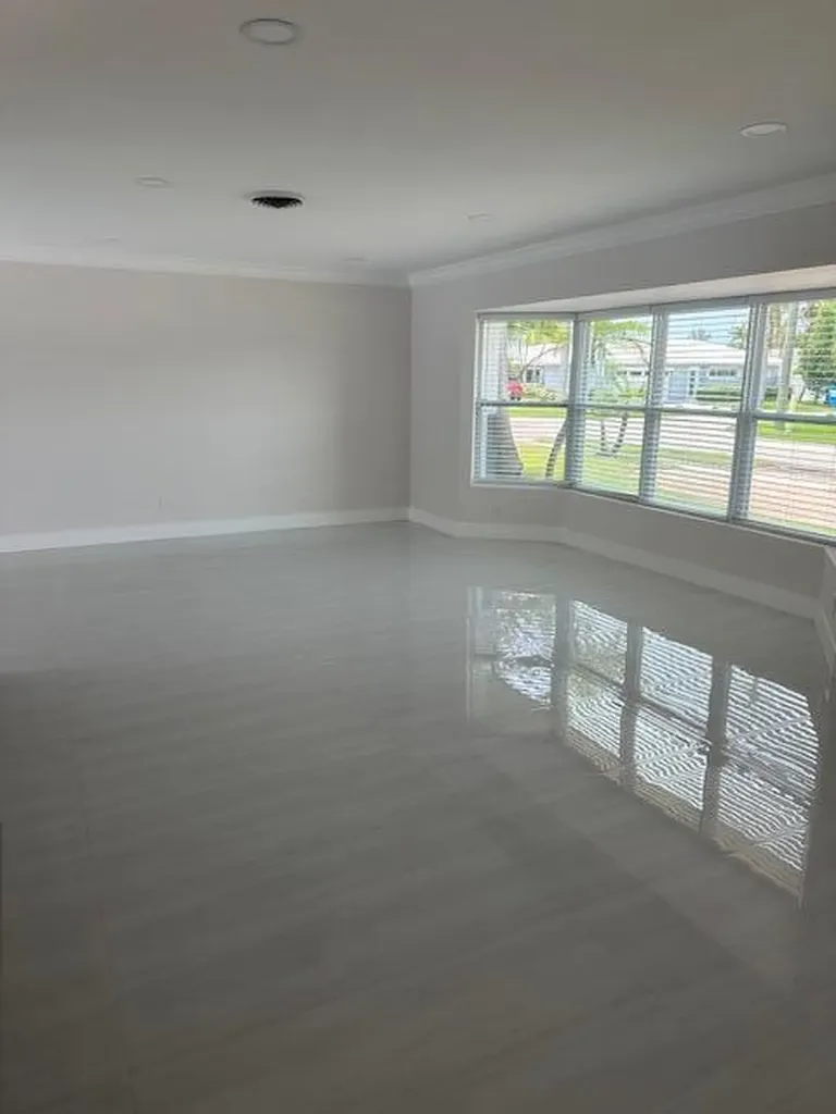 2521 NE 45th Street Lighthouse Point FL 33064