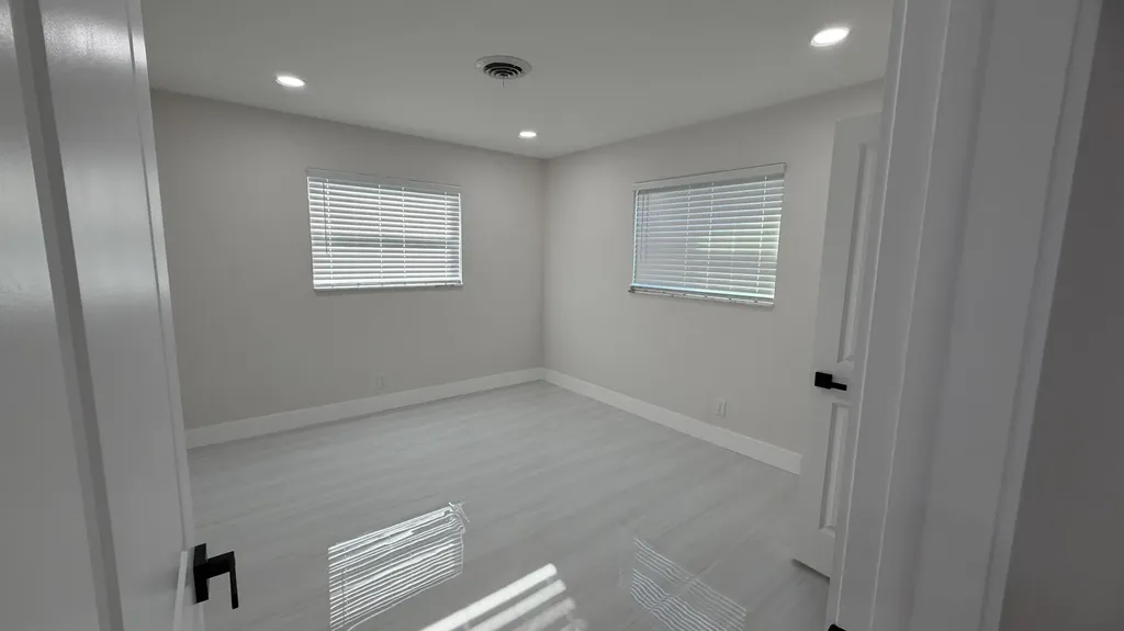 2521 NE 45th Street Lighthouse Point FL 33064