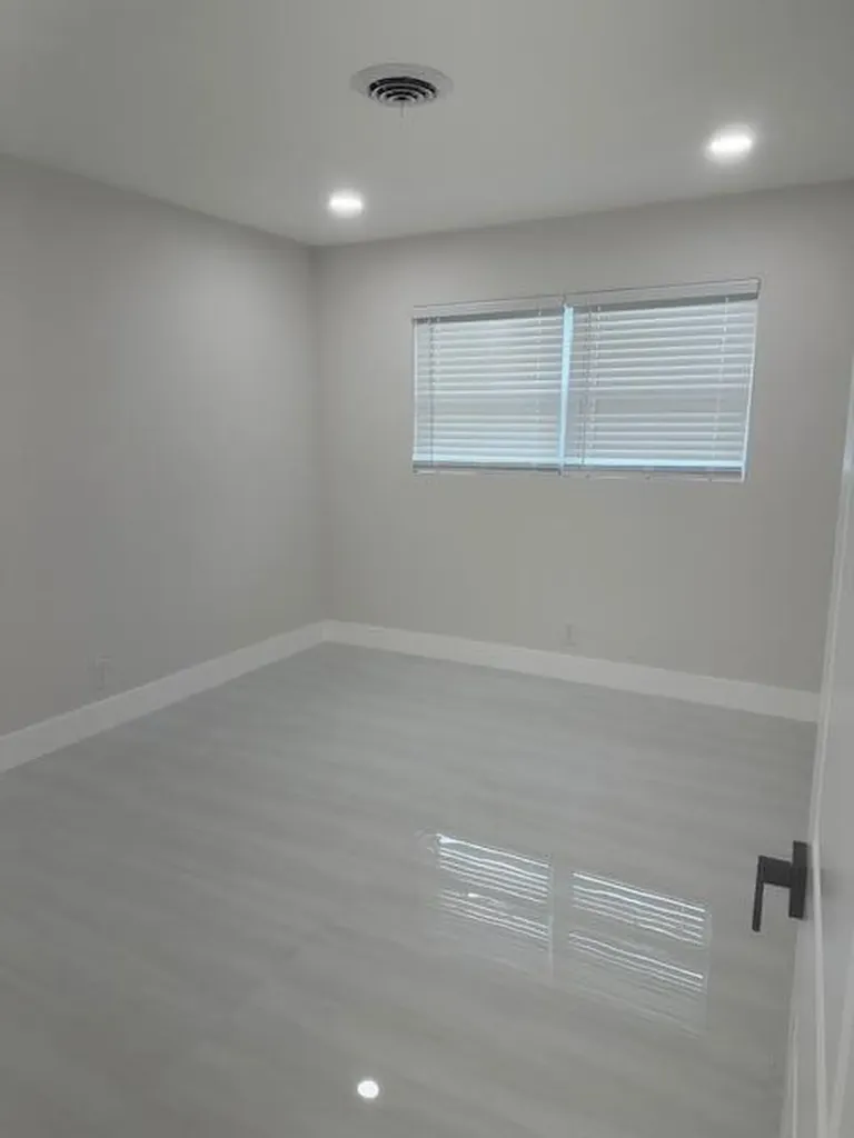 2521 NE 45th Street Lighthouse Point FL 33064