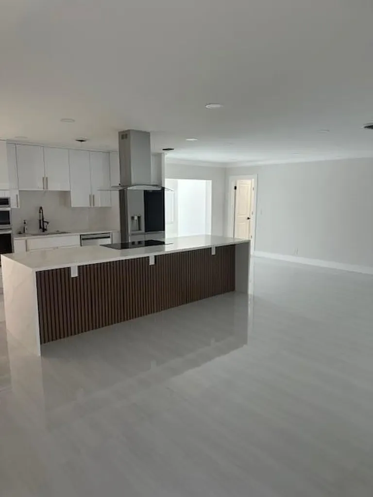 2521 NE 45th Street Lighthouse Point FL 33064