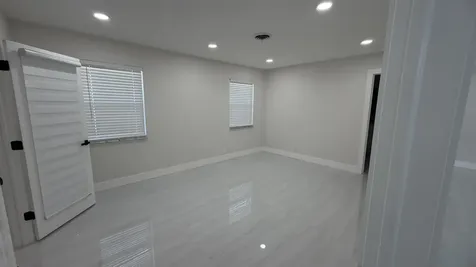 2521 NE 45th Street Lighthouse Point FL 33064