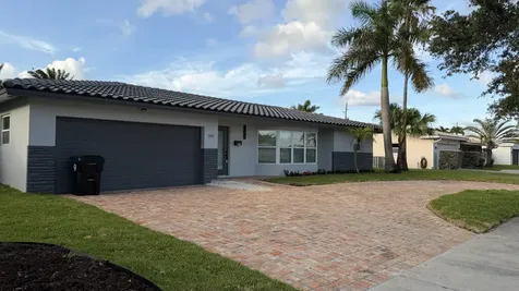 2521 NE 45th Street Lighthouse Point FL 33064