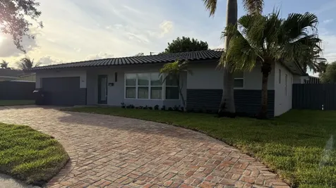 2521 NE 45th Street Lighthouse Point FL 33064