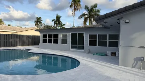 2521 NE 45th Street Lighthouse Point FL 33064