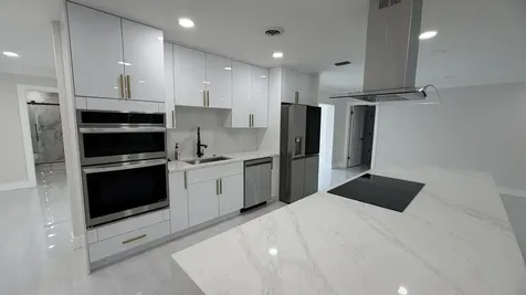 2521 NE 45th Street Lighthouse Point FL 33064