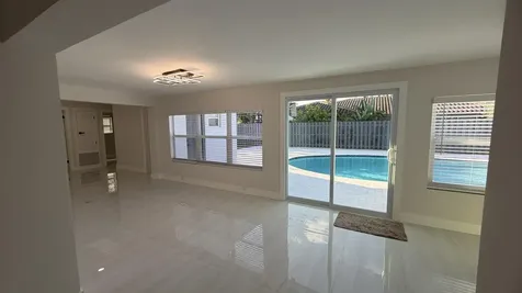 2521 NE 45th Street Lighthouse Point FL 33064