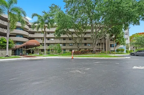 900 Colony Point Circle Pembroke Pines FL 33026