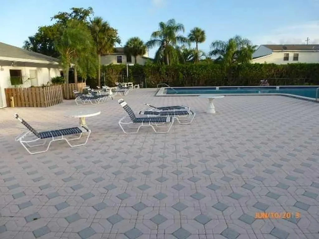 1307 Partridge Pompano Beach FL 33064