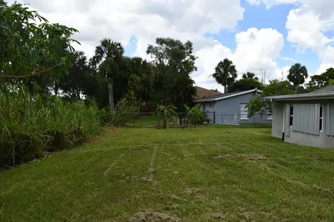 1591 Sunkist Way Fort Myers FL 33905