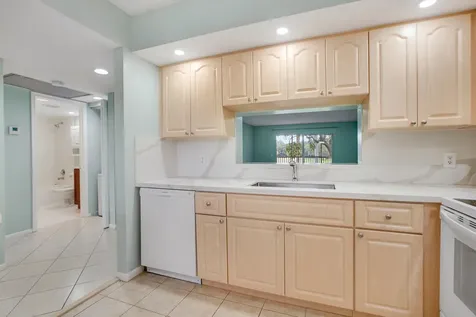 12800 SW 7th Pembroke Pines FL 33027