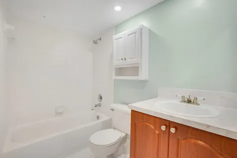 12800 SW 7th Pembroke Pines FL 33027