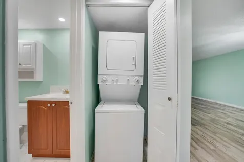 12800 SW 7th Pembroke Pines FL 33027