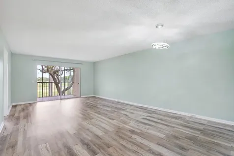12800 SW 7th Pembroke Pines FL 33027