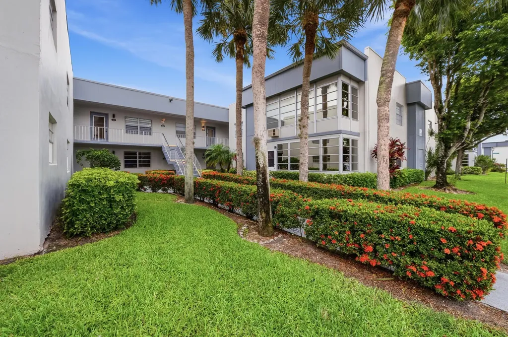 330 Piedmont Delray Beach FL 33484