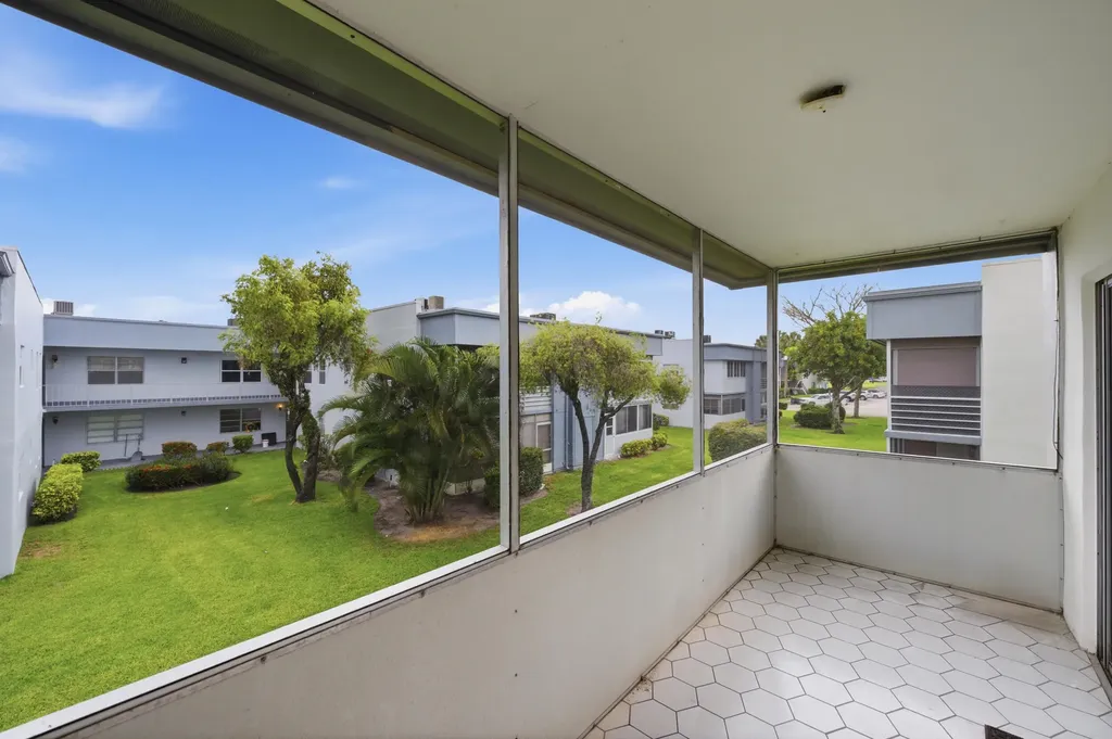 330 Piedmont Delray Beach FL 33484
