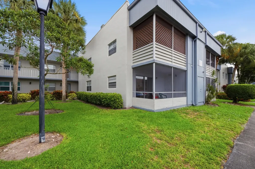 330 Piedmont Delray Beach FL 33484