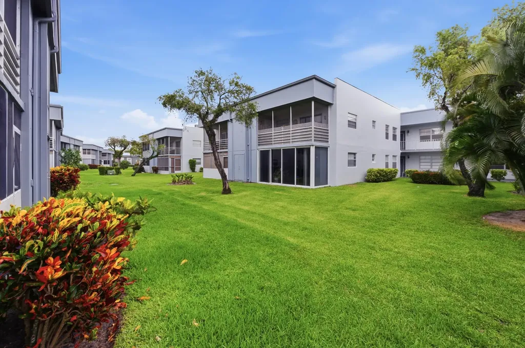 330 Piedmont Delray Beach FL 33484