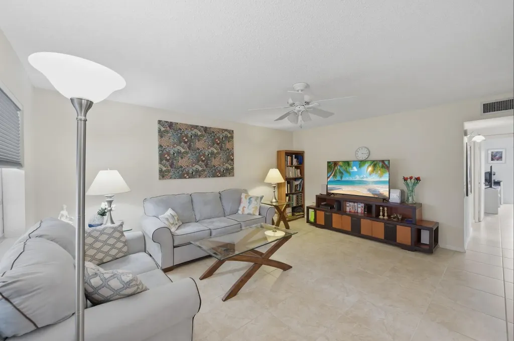 330 Piedmont Delray Beach FL 33484