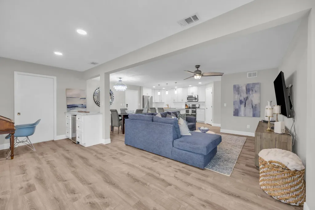 1105 Duncan Circle Palm Beach Gardens FL 33418