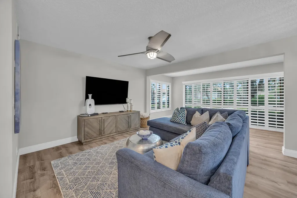 1105 Duncan Circle Palm Beach Gardens FL 33418