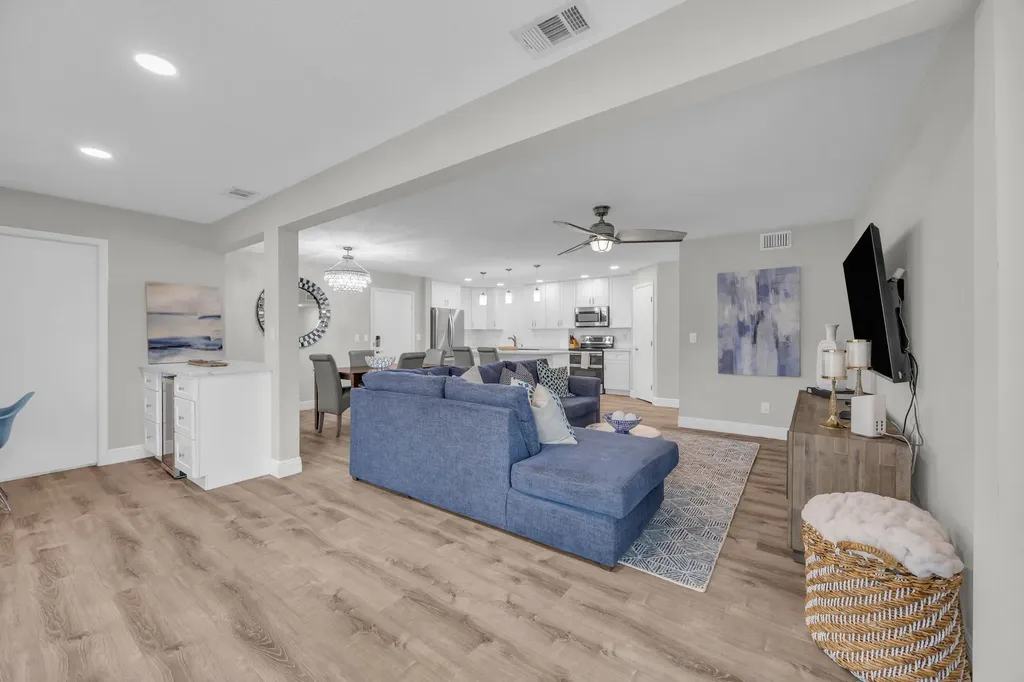 1105 Duncan Circle Palm Beach Gardens FL 33418