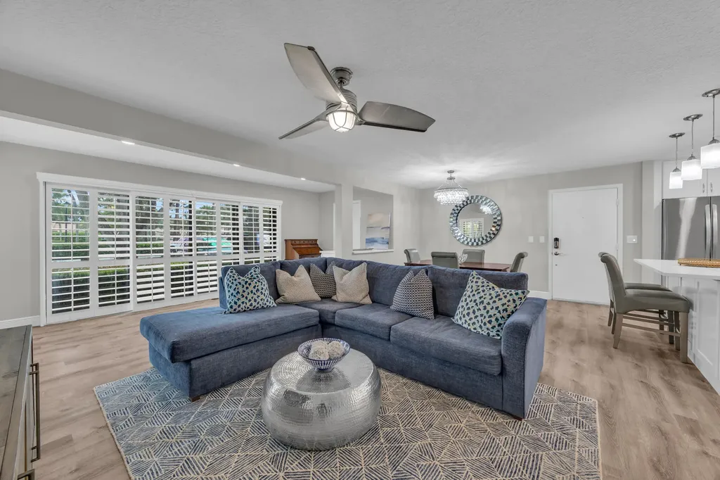 1105 Duncan Circle Palm Beach Gardens FL 33418