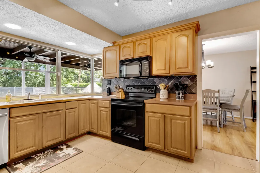 10875 NW 40th Street Coral Springs FL 33065