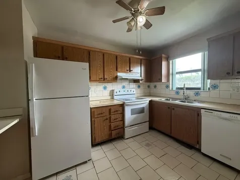 2141 W Woolbright Road Boynton Beach FL 33426