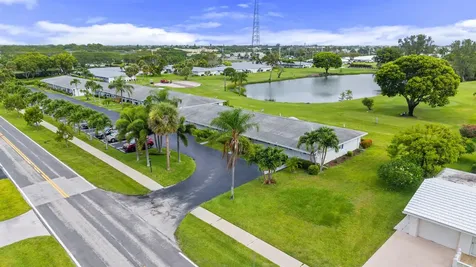 2017 SW Golf Lane Boynton Beach FL 33426
