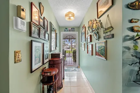 2017 SW Golf Lane Boynton Beach FL 33426