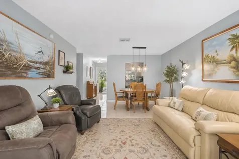 2017 SW Golf Lane Boynton Beach FL 33426