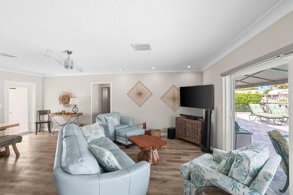 4021 NE 27th Terrace Lighthouse Point FL 33064