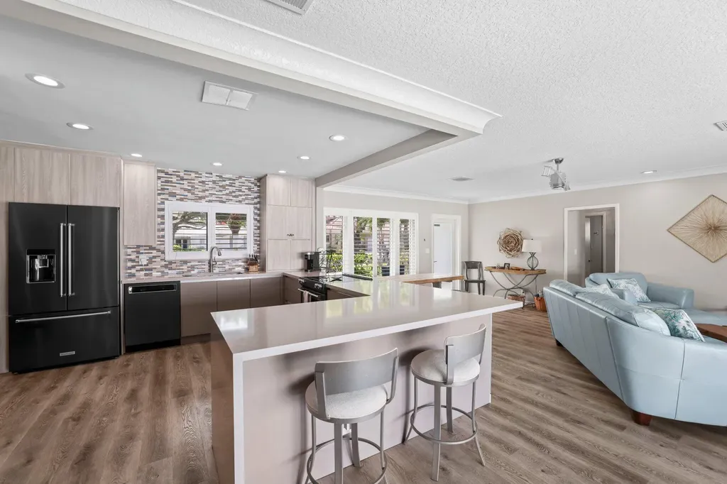 4021 NE 27th Terrace Lighthouse Point FL 33064