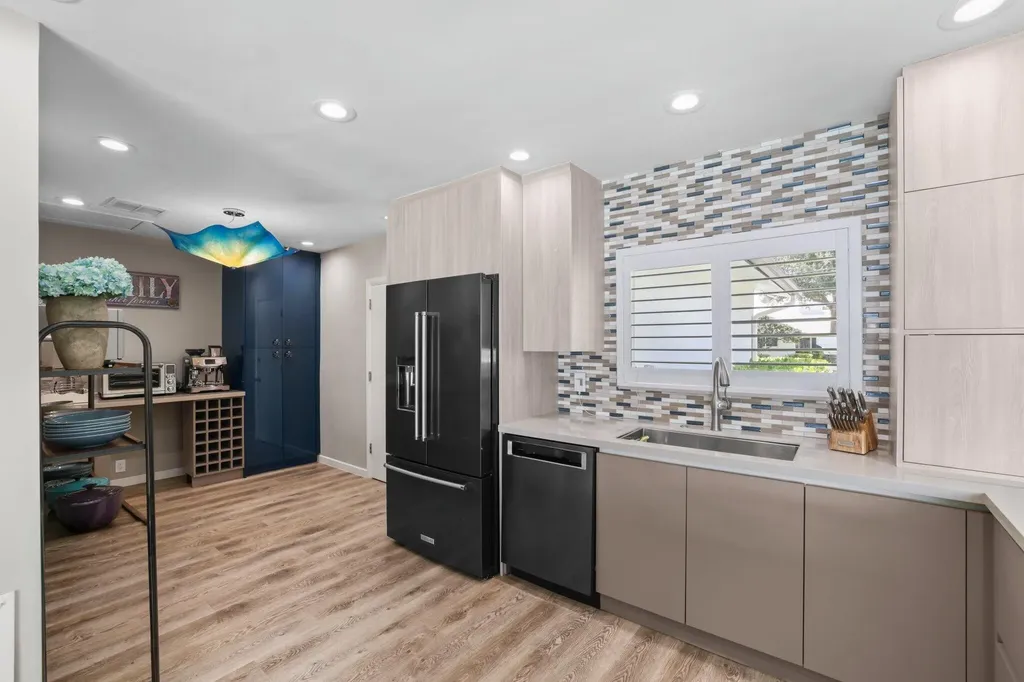4021 NE 27th Terrace Lighthouse Point FL 33064