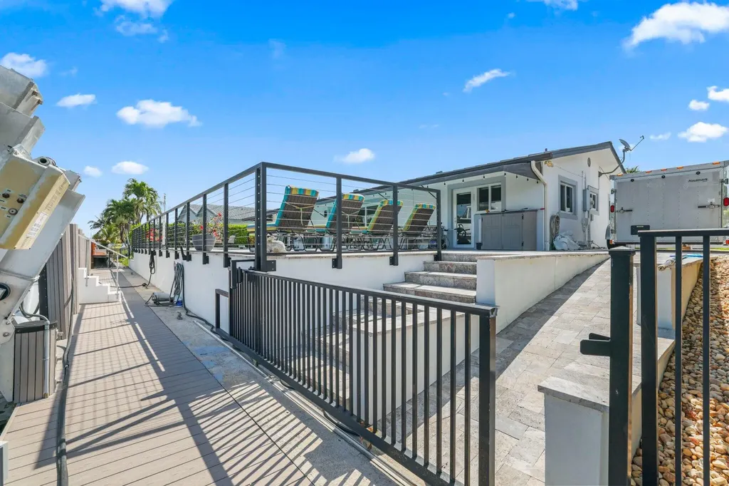 4021 NE 27th Terrace Lighthouse Point FL 33064