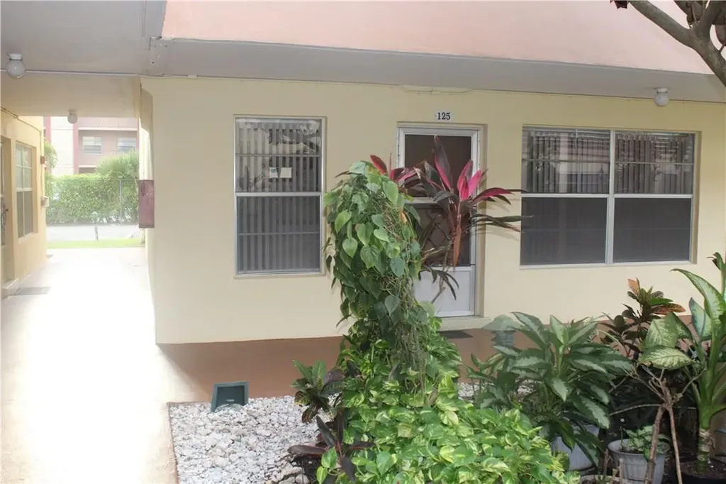 3071 NW 47th Terrace Lauderdale Lakes FL 33313