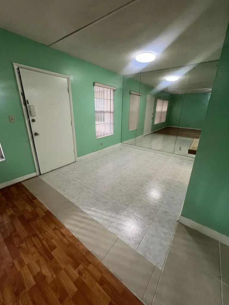 3071 NW 47th Terrace Lauderdale Lakes FL 33313