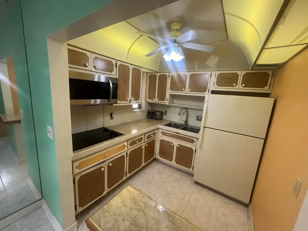 3071 NW 47th Terrace Lauderdale Lakes FL 33313
